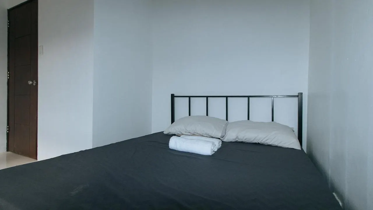 אנגלס Mi Casa Deca Clark Residences Pampanga מלון